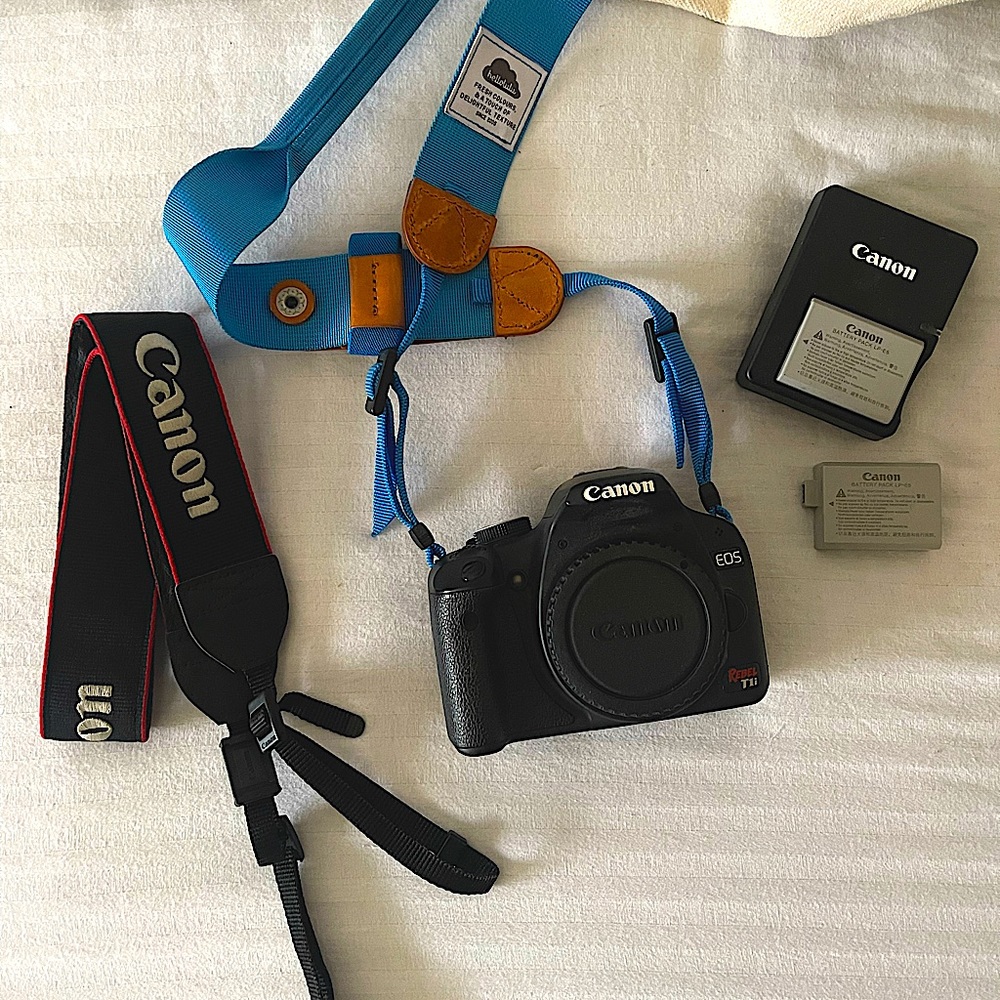 Canon Camera T1i (Body only)